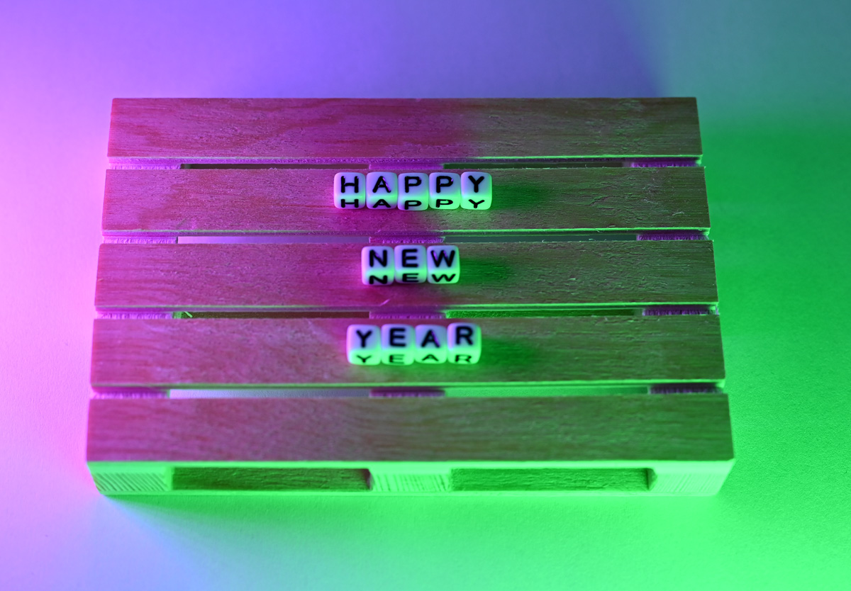 Bild einer Palette mit dem Text 'Happy New Year'